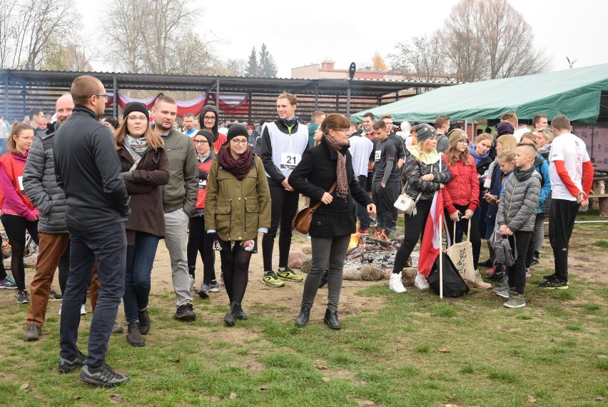 Bieg Niepodległości w Pile: Uczestnicy imprezy gremialnie uczcili setną rocznicę odzyskania niepodległości. Zobaczcie zdjęcia