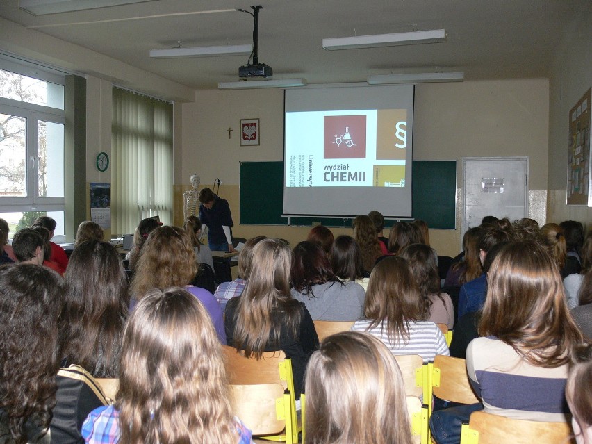 Uczelnie prezentowały się na Łęczyckich Targach Edukacyjnych