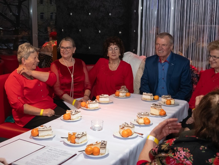 Noworoczne spotkanie seniorów w restauracji "Różana" w...