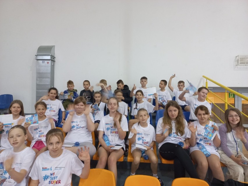 Alternatywna lekcja w-f z Moniką Pyrek. Spotkanie z olimpijczykami w Szkole Podstawowej w Kaźmierzu