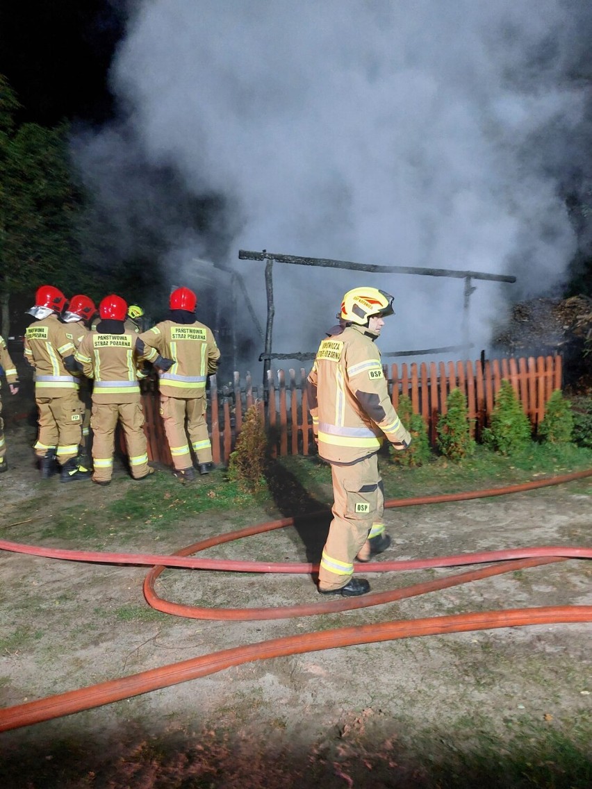 Gmina Siedlec: W Jaromierzu spaliła się szopa. Jedna osoba poszkodowana