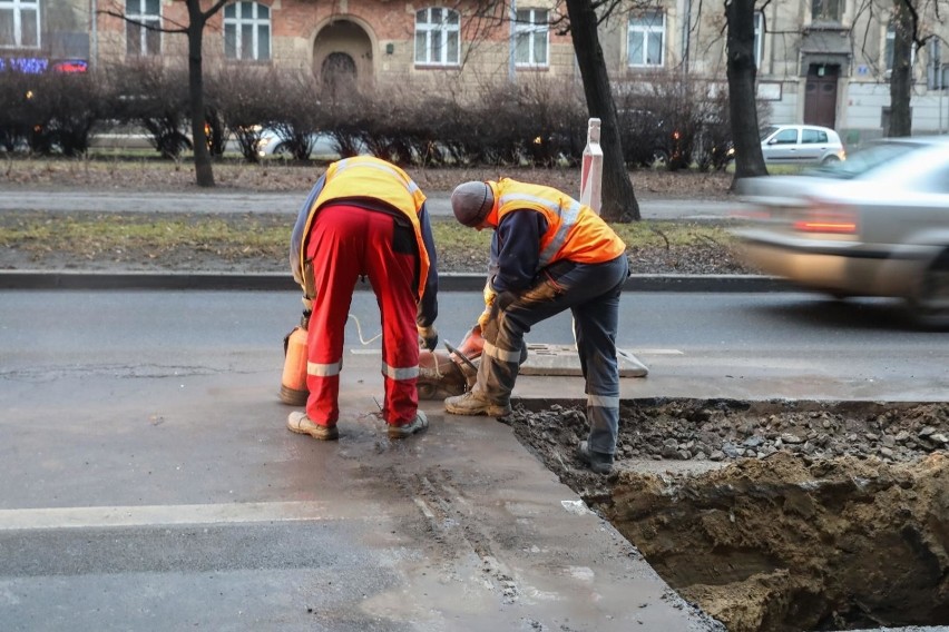 Pan Jacek informuje: „ Mam 41 lat, wykształcenie zawodowe,...