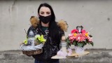 Wielkanoc 2021 w Piotrkowie: piotrkowianie porządkują groby bliskich. Zobaczcie, jak je przyozdobili[ZDJĘCIA]