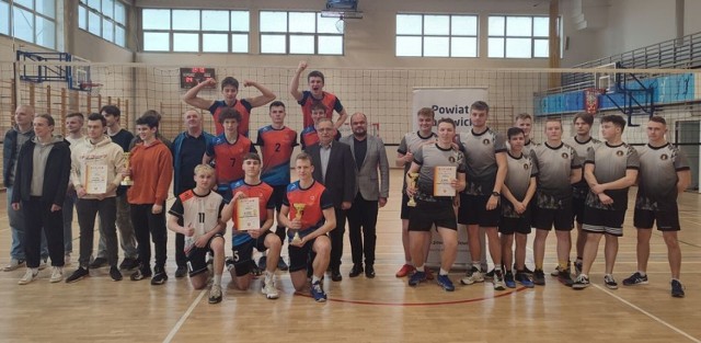 Zespoły I LO z Andrychowa zdominowały turnieje siatkówki w ramach Licealiady Powiatu Wadowickiego
