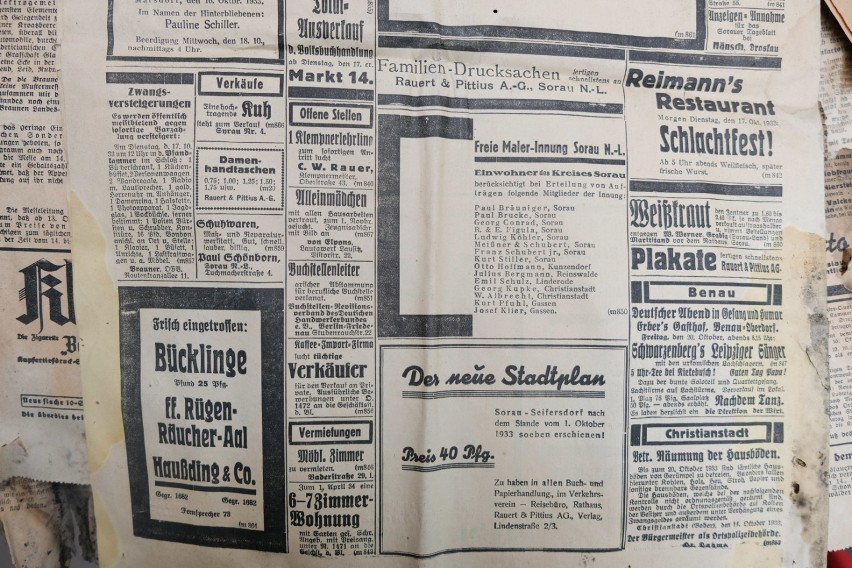 Osiedle Pisarzy w Żarach. Na strychu jednego z domów znaleziono wydanie "Sorauer Tageblatt" z 1933 roku