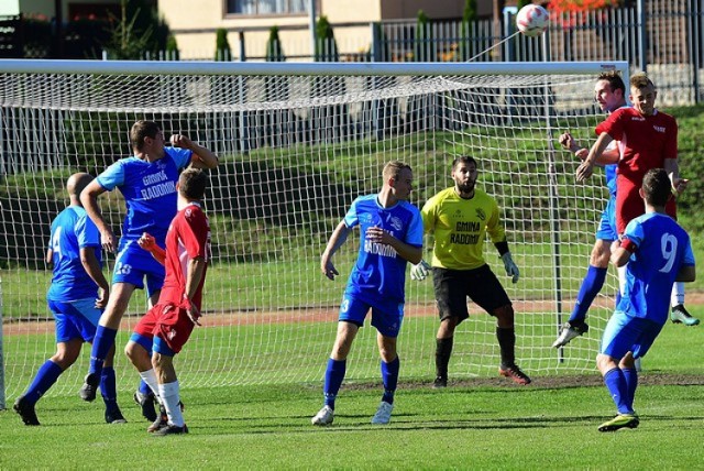 Mimo strzelenia trzech goli piłkarze Gromu Więcbork nie wywalczyli choćby punktu w spotkaniu z Sokołem Radomin. Goście zwyciężyli 5:3 (1:2), zdecydowanie przeważając w drugiej części spotkania. Zapraszamy do obejrzenia zdjęć z tego spotkania.


FLESZ OD PAŹDZIERNIKA BEZ DOWODU REJESTRACYJNEGO I OC

