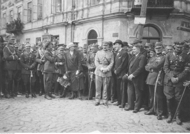 Józef Piłsudski na placu Wolności w Kielcach, sierpień 1926 rok