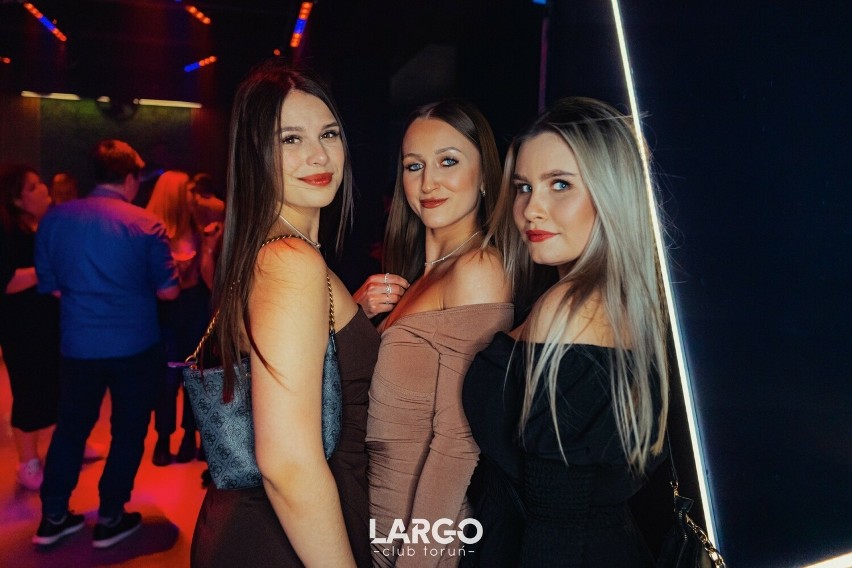 Tak się bawią torunianie w Largo Club Toruń. Więcej zdjęć na...