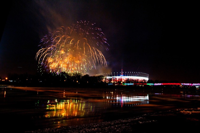 Pokaz sztucznych ogni z okazji otwarcia Stadionu Narodowego