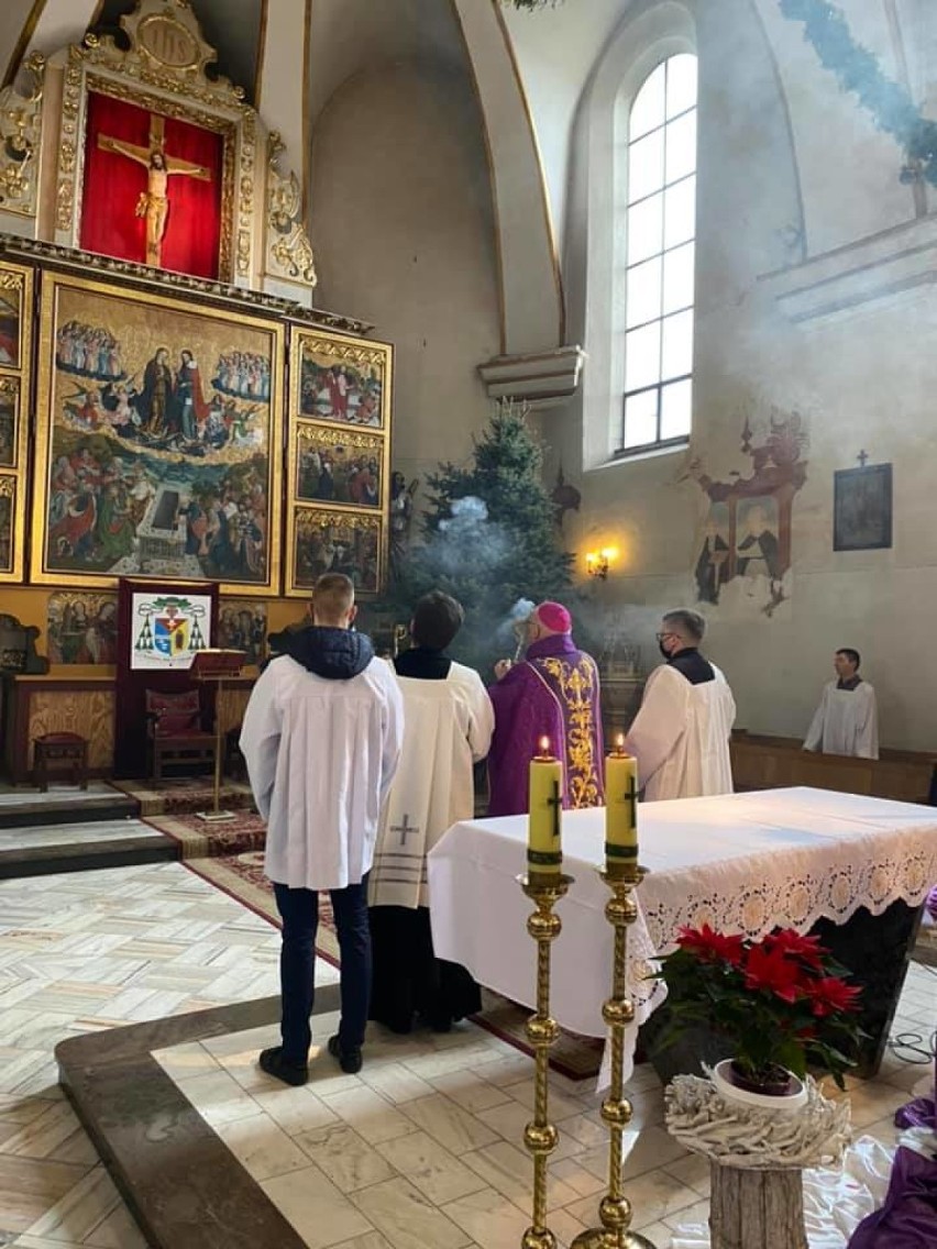 Biskup Wiesław Mering poświęcił ołtarze u św. Mikołaja w...