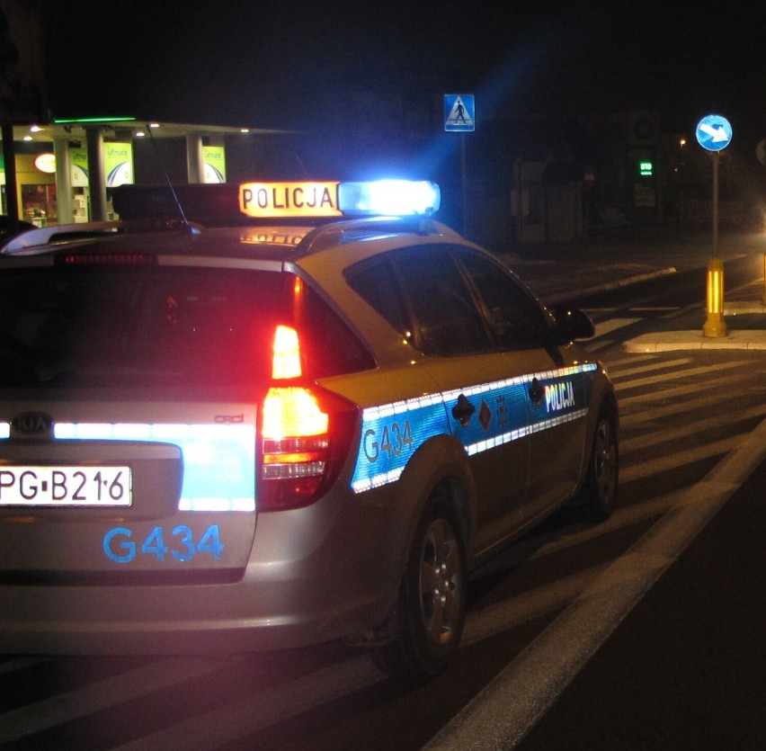 W nocy na ul. Sienkiewicza w Kętach patrol zatrzymał...