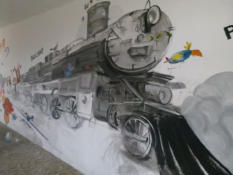 Kolejny mural w Tomaszowie: Powstał na pl. Kościuszki i nawiązuje do twórczości Tuwima [ZDJĘCIA]