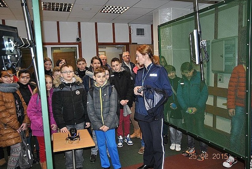 Uczniowie ze szkoły w Świętem odwiedzili jarosławskich policjantów