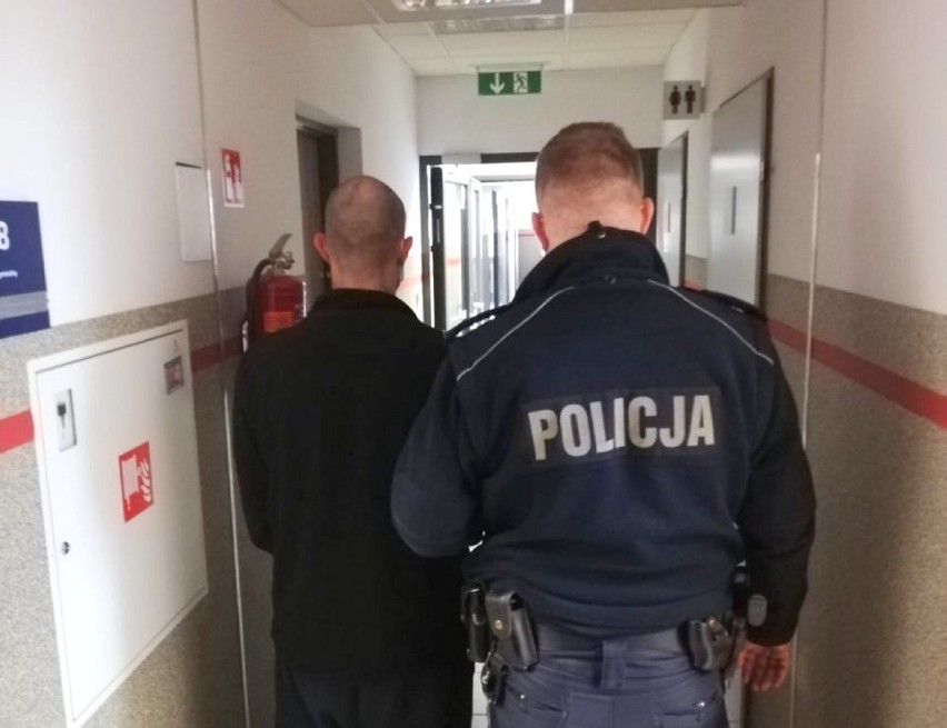 Policjanci zatrzymali 27-letniego dilera narkotyków Zobacz...
