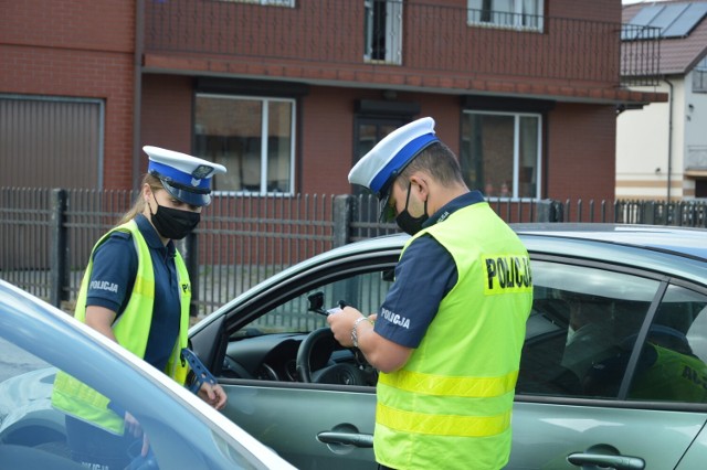 Policjanci przewidują, że największy ruch na drogach zacznie się już w piątek. W poniedziałek natomiast będzie fala powrotów.