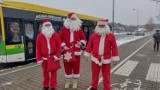 Mikołaj w magicznym autobusie MZK zjechał całą Zieloną Górę wywołując radość na wielu dziecięcych twarzach