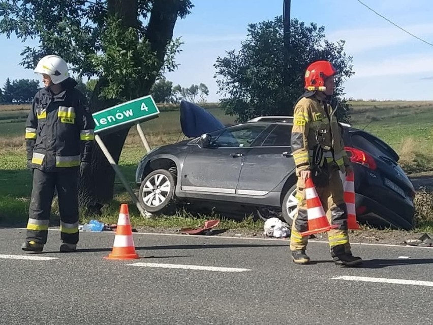 Wypadek na DK 72 pod Brzezinami. Zderzyły się dwa samochody i motocykl