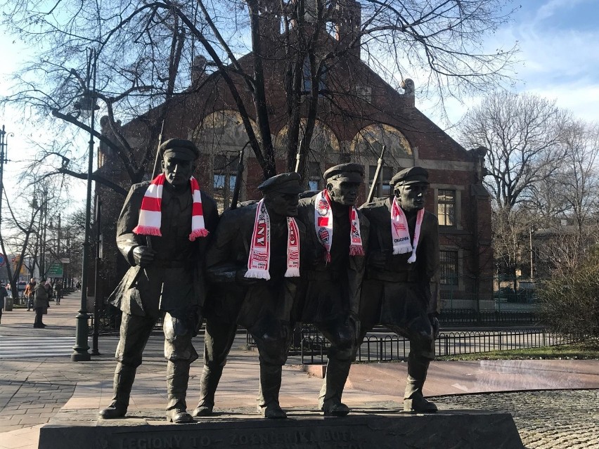 Cracovia. Historia lubi się powtarzać - tak kibice "Pasów" promują klub