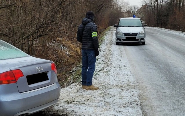 Funkcjonariusze Wydziału Kryminalnego Komendy Powiatowej Policji w Gorlicach po kilku dniach od zgłoszenia odnaleźli skradzione audi