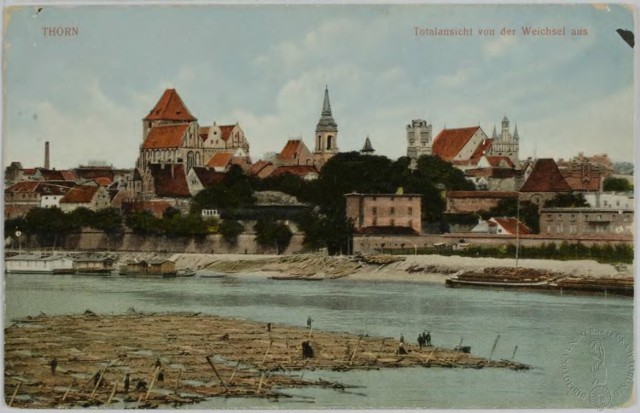 Górny młyn zamkowy w wiślanej panoramie Torunia. Budynek został rozebrany w latach 60. XX wieku