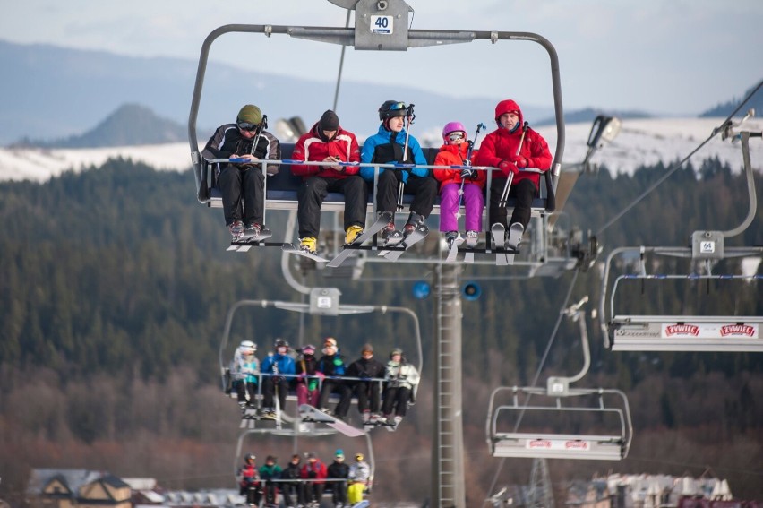 W górach nie brakuje atrakcji. Od nart i snowboardu po...