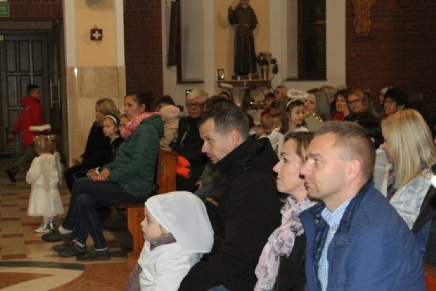  Radosne muzyczne Wielbienie ze Wszystkimi Świętymi w parafii Św. Józefa w Wolsztynie