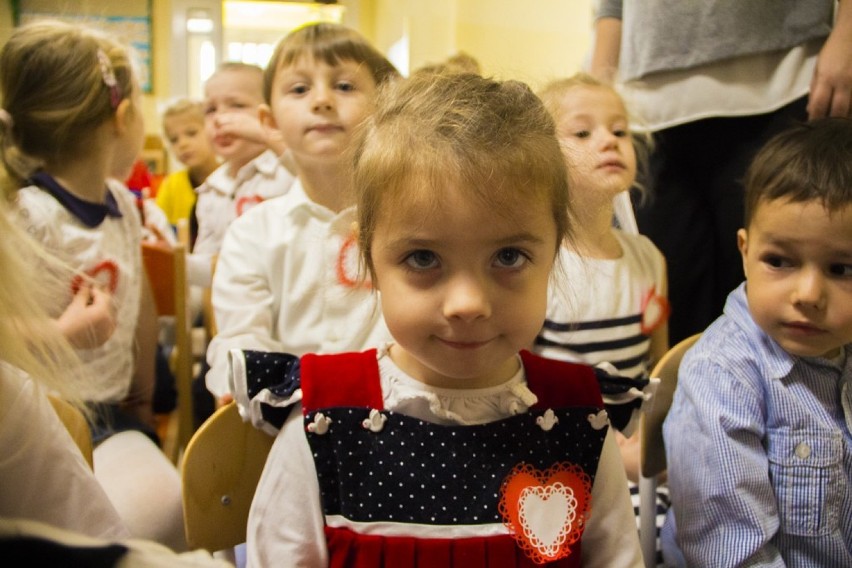 Przedszkolaki z obornickiej "Bajki" przygotowały patriotyczne widowisko [ZDJĘCIA]