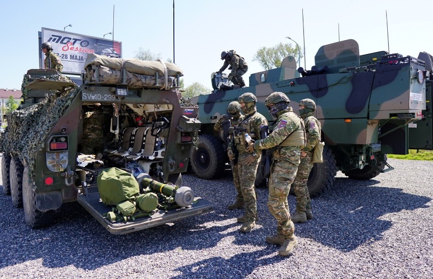 Miłośnicy broni, survivalu i militariów maszerujcie na Targi Lublin! Rozpoczęły się targi militarne Pro ARMA. Zobacz zdjęcia 