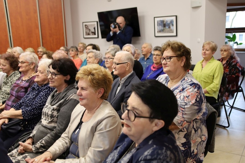 W Staszowie oficjalnie otwarto Klub Senior Plus. Zobacz zdjęcia