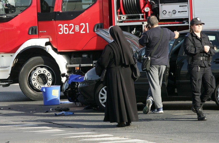 Wypadek na ulicy Iwaszkiewicza w Legnicy