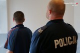 Rozbój w Kuźni Raciborskiej: Uderzył w twarz przechodnia, ukradł mu portfel i telefon