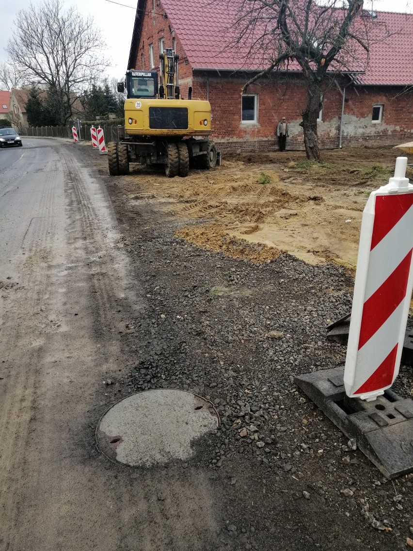 Gmina Radwanice: Kolejny etap prac przy budowie sieci wodociągowej w Kłębanowicach zakończony