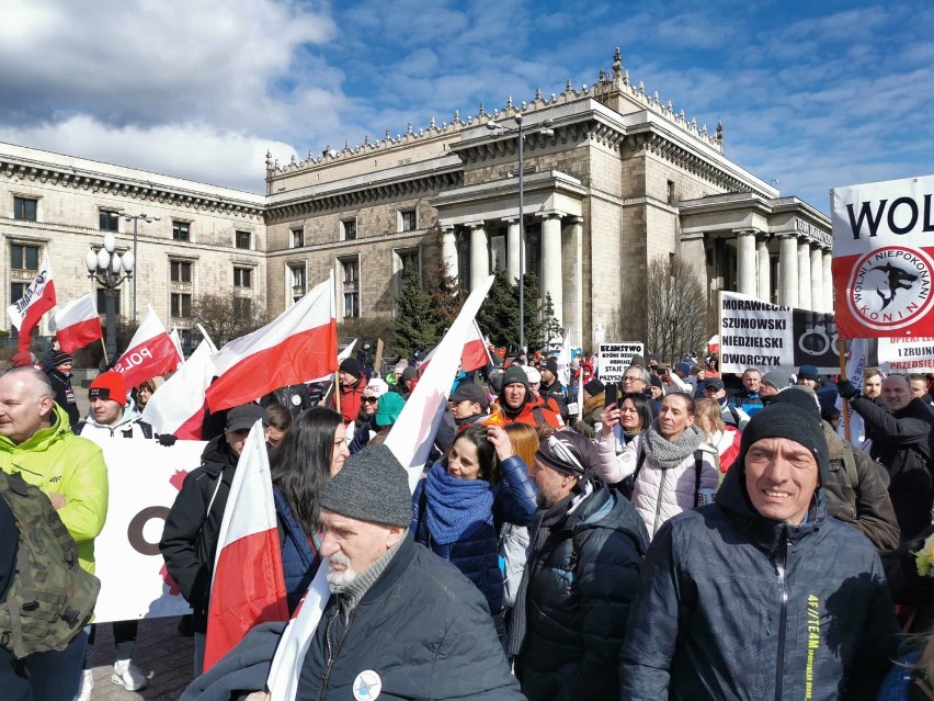 W demonstracji przeciwko obostrzeniom i reżimowi sanitarnemu...