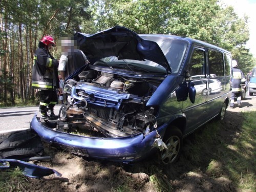 Wypadek w Antoninie. Zderzyły się volvo i volkswagen