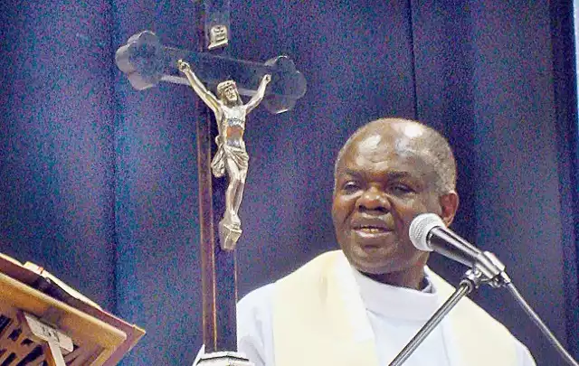 Ugandyjski ksiądz John Bashobora odprawi w Łodzi mszę świętą z modlitwą o uzdrowienie