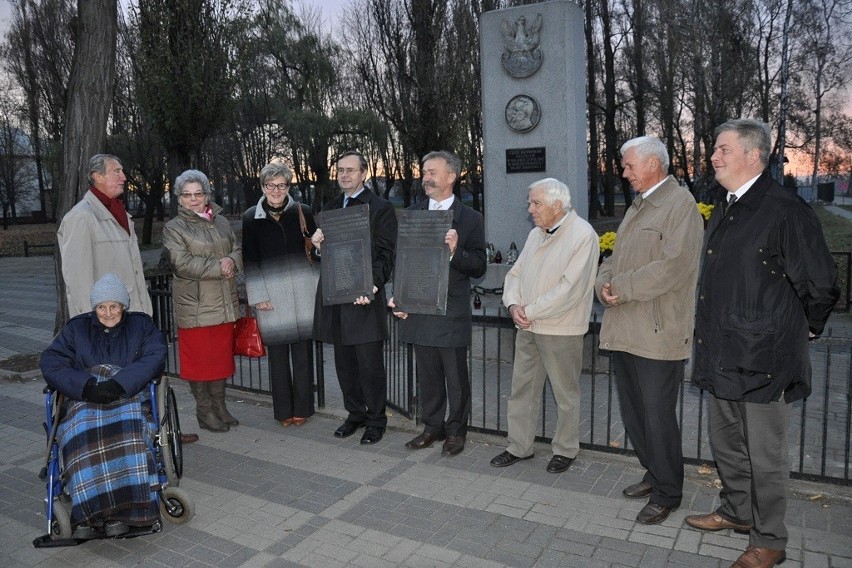 Władze Łowicza oddały tablice Łyszkowicom (FOTO)