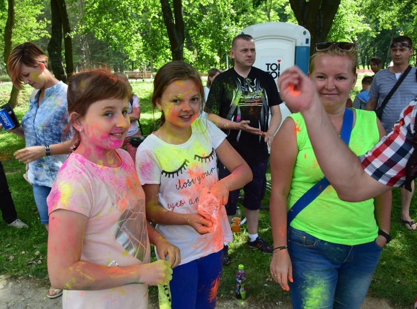 Niezwykły festiwal kolorów w Ostrowcu (DUŻO ZDJĘĆ)