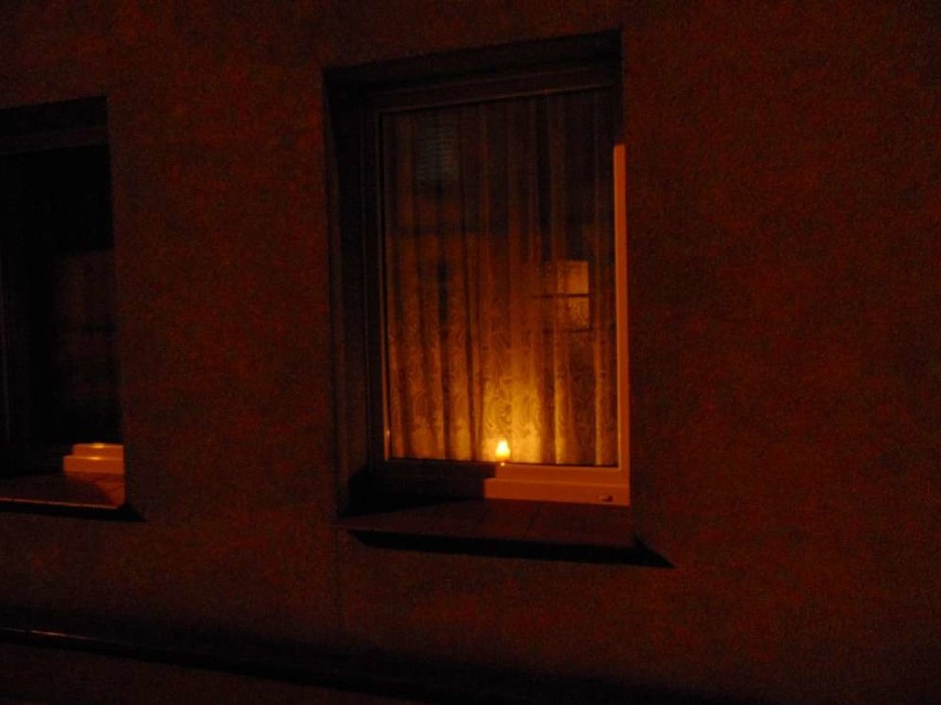 Budzyń pamiętał o Janie Pawle II. W oknach zapłonęły świece [ZDJĘCIA]