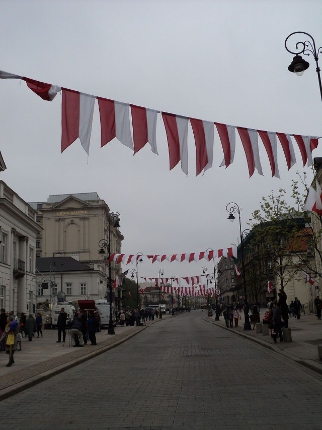 2 maja, w Dniu Flagi ruszyła akcja &quot;Orzeł może&quot;. Jej celem jest zachęcenie Polak&oacute;w do radosnego obchodzenia świąt narodowych.  Fot. Ewa Krzysiak