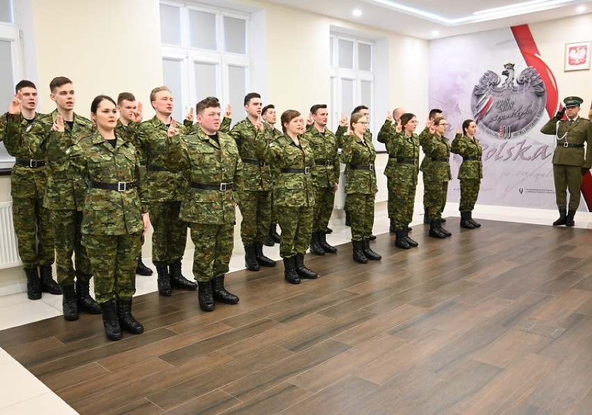 20 nowych funkcjonariuszy przyjęto w szeregi W-MOSG. Już są na granicy z Rosją