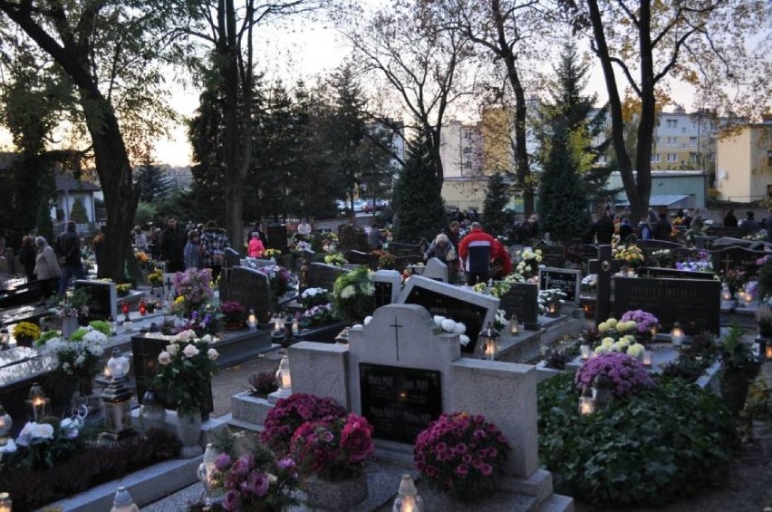 Śremskie cmentarze w blasku świec i nie tylko - 1 listopada