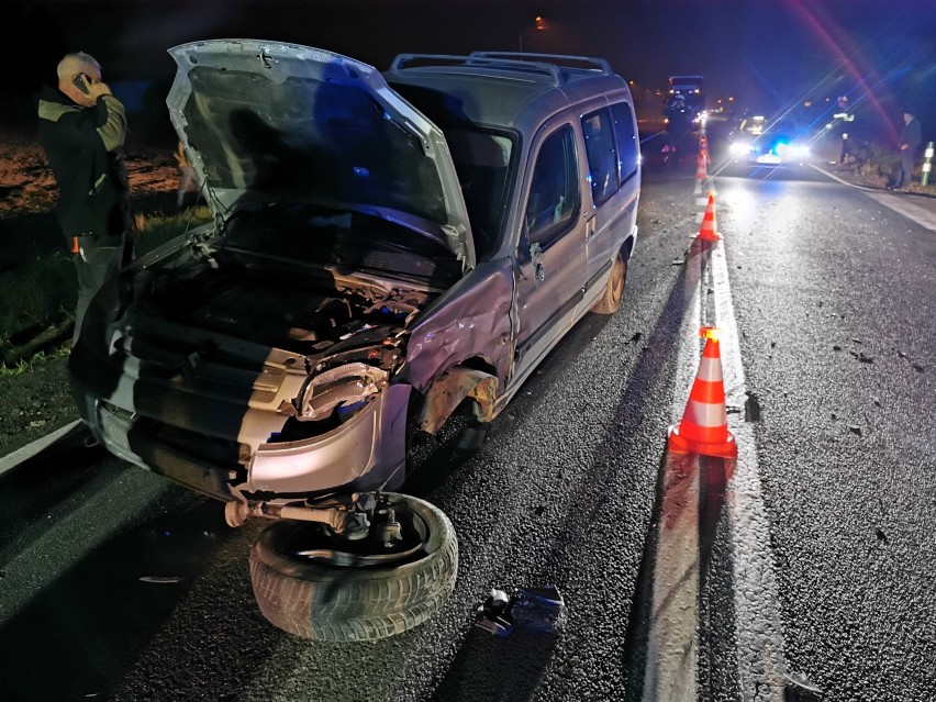 Wypadek na drodze Brześć Kujawski - Radziejów. Zderzenie BMW z citroenem [zdjęcia]