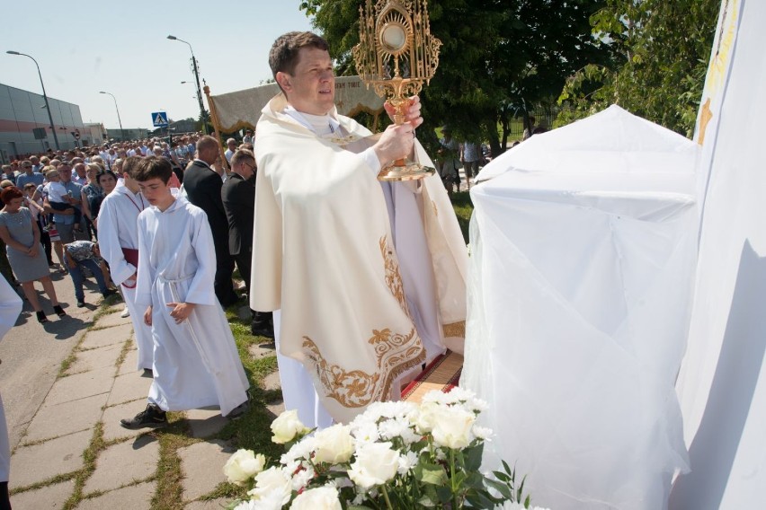 Boże Ciało w Pucku (2019). Wierni ruszyli z Przystani Miłosierdzia w parafii św. Faustyny Kowalskiej w Pucku