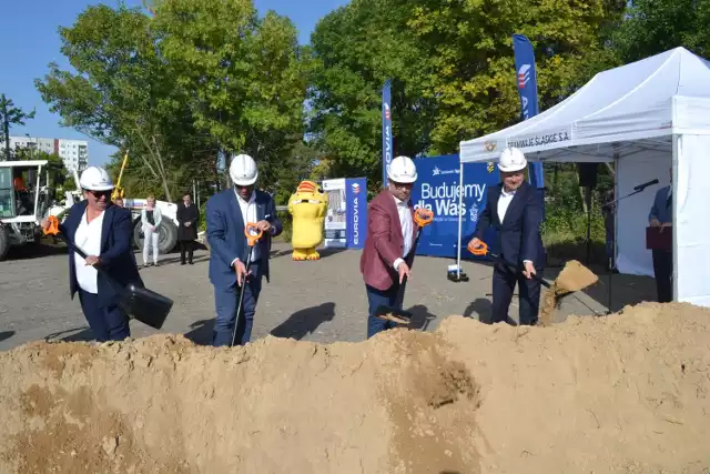 Budowa nowej linii tramwajowej w Sosnowcu - Zagórzu rozpoczęta. 

Zobacz kolejne zdjęcia. Przesuń zdjęcia w prawo- wciśnij strzałkę lub przycisk NASTĘPNE