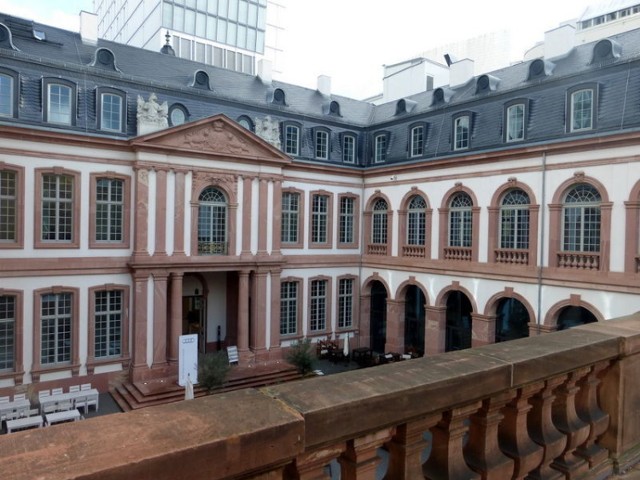 Pałac &quot;Thurn und Taxis&quot; został oddany do użytku w ub. roku. Zrekonstruowany został na wz&oacute;r zniszczonego pałacu w czasie II wojny światowej. Pierwotnie barokowy pałac był wybudowany na początku XVIII wieku. Fot.Isabella Degen
