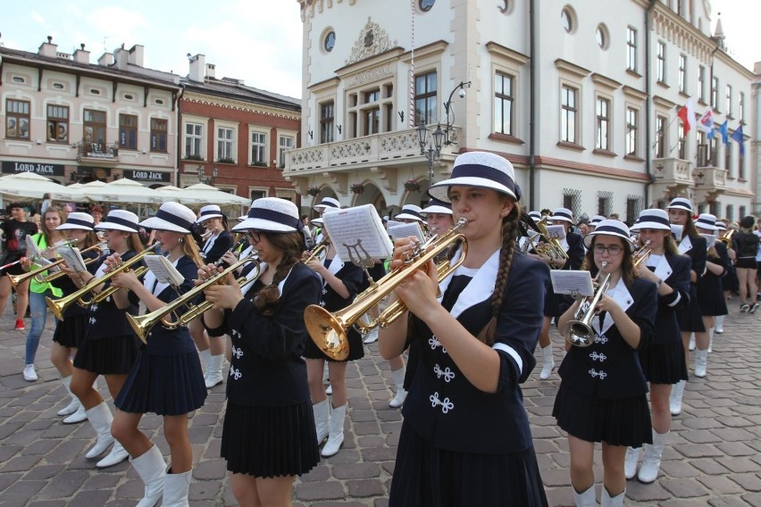 KutlURalia 2018 rozpoczęte! Barwny studencki korowód...