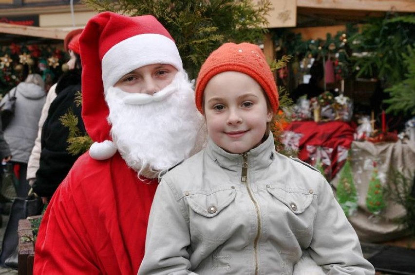 Grudziądz. Zdjęcia grudziądzan ze Świętym Mikołajem z 2008 roku [archiwalne zdjęcia - 15.12.2020]
