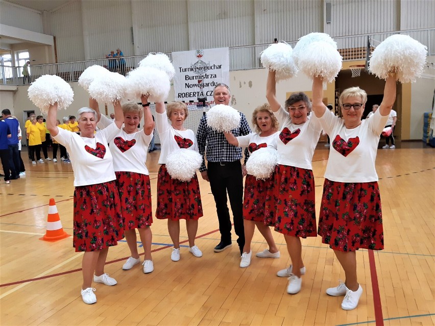 Uczestników Spartakiady Seniorów dopingowały cheerleaderki z...