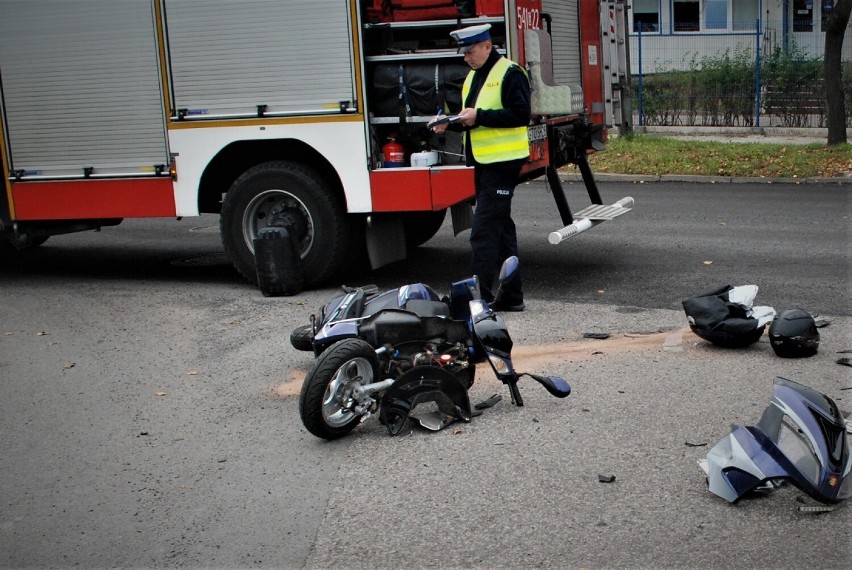 Tczew. Policja pracowała na miejscu wypadku - kierowca kii nie ustąpił pierwszeństwa przejazdu