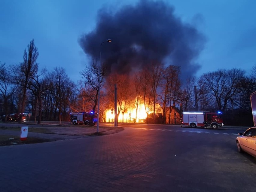 Pożar na ul. Dworcowej w Tomaszowie